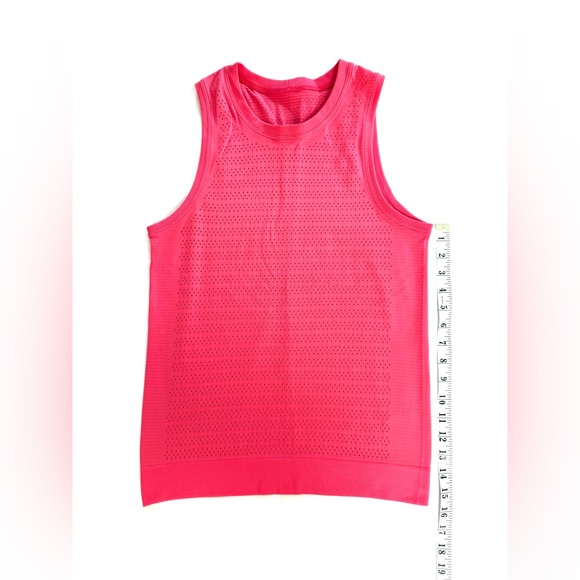 Lululemon Breeze By Muscle Tank II Squad in 
Heartthrob Size 6 - Picture 10 of 11